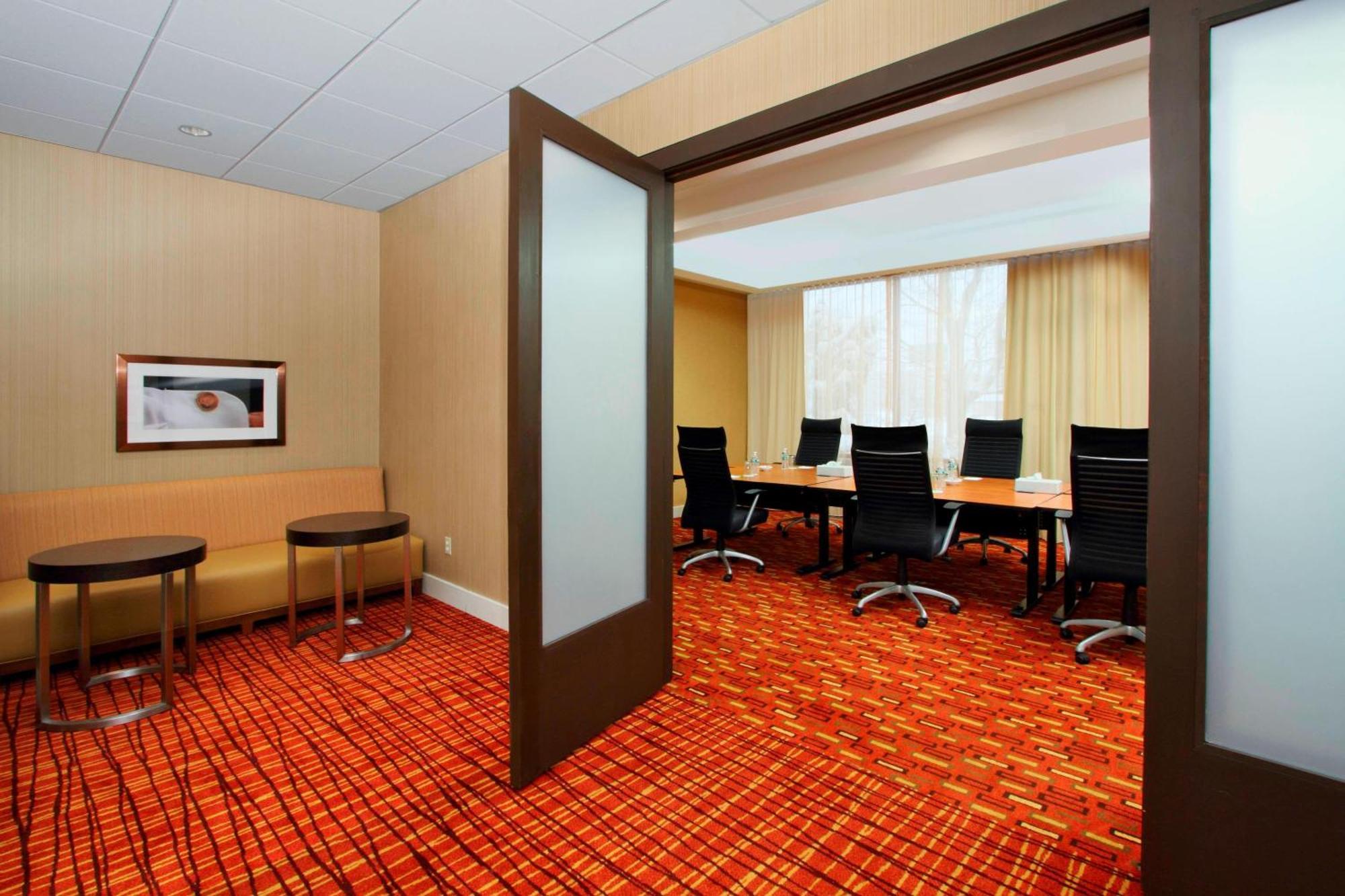 Courtyard By Marriott Lyndhurst/Meadowlands Екстериор снимка