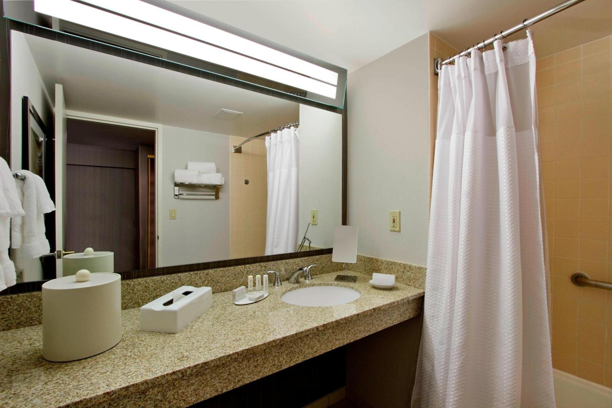 Courtyard By Marriott Lyndhurst/Meadowlands Екстериор снимка